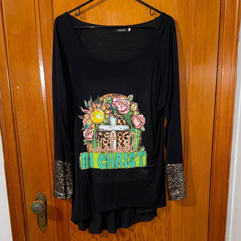 Finejo Black Long Sleeve Top with Graphic